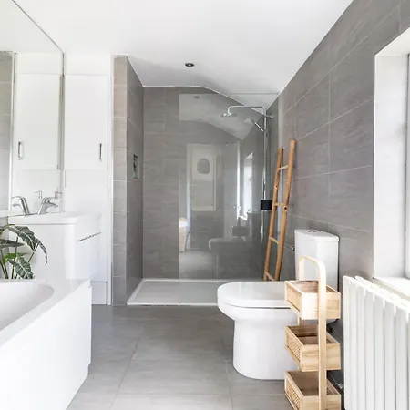 Host & - Grove Road Harrogate