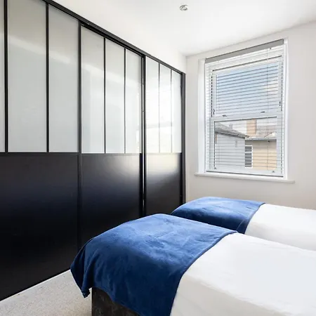 Semesterbostad Host & - Grove Road